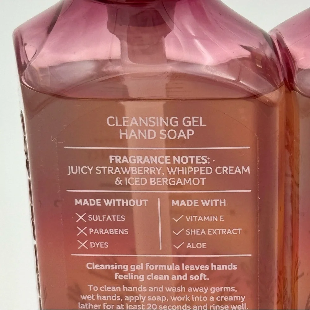 Bath & Body Works Strawberry Snowflakes Hand Soaps Winter Holiday Soap NWT